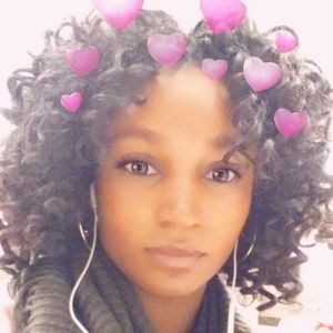 Meet your Posher, Alexia
